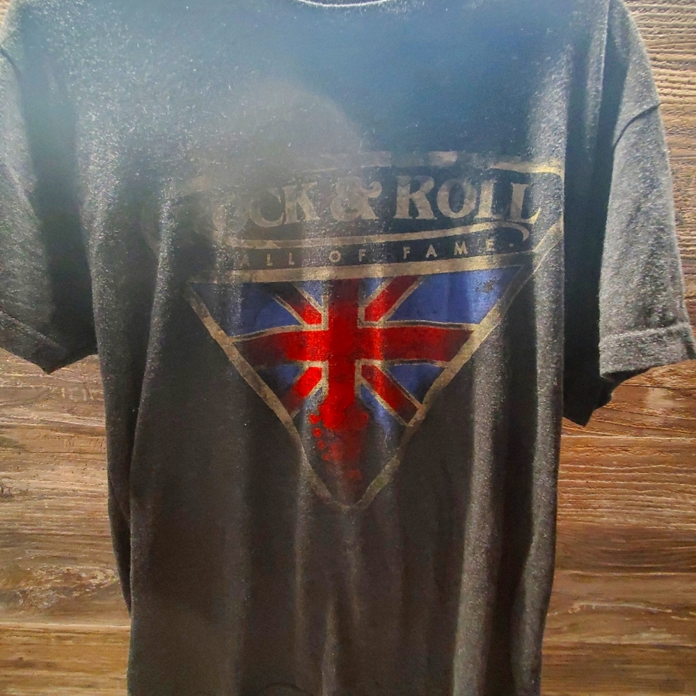 Rock and‎ roll hall of fame Cleveland ohio women's size small shirt